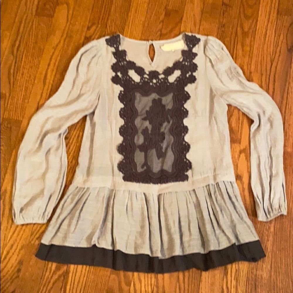 A’reve shirt  really cute size S